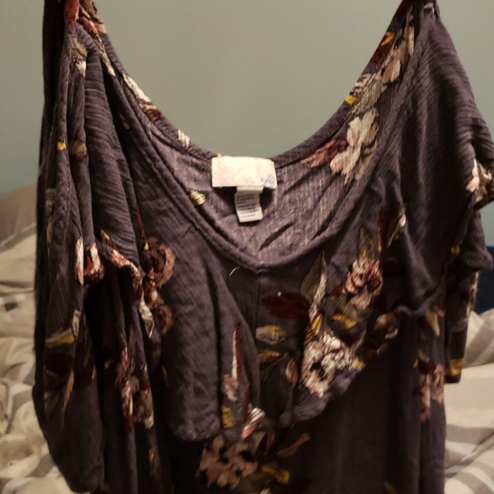 14 and union cold shoulder top